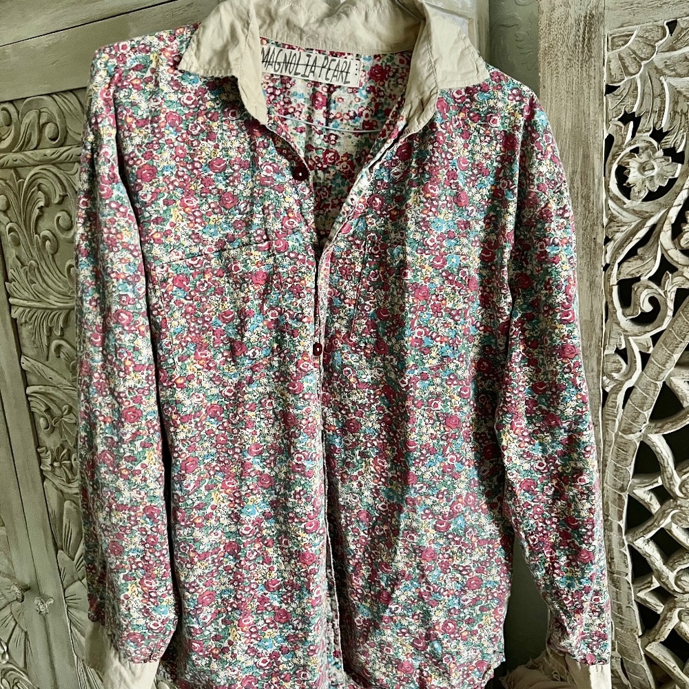 Magnolia Pearl Floral Multicolor Top - Picture 5 of 7
